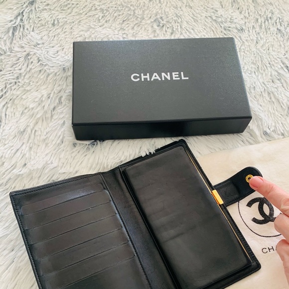 Chanel Classic Caviar leather wallet - Picture 2 of 6